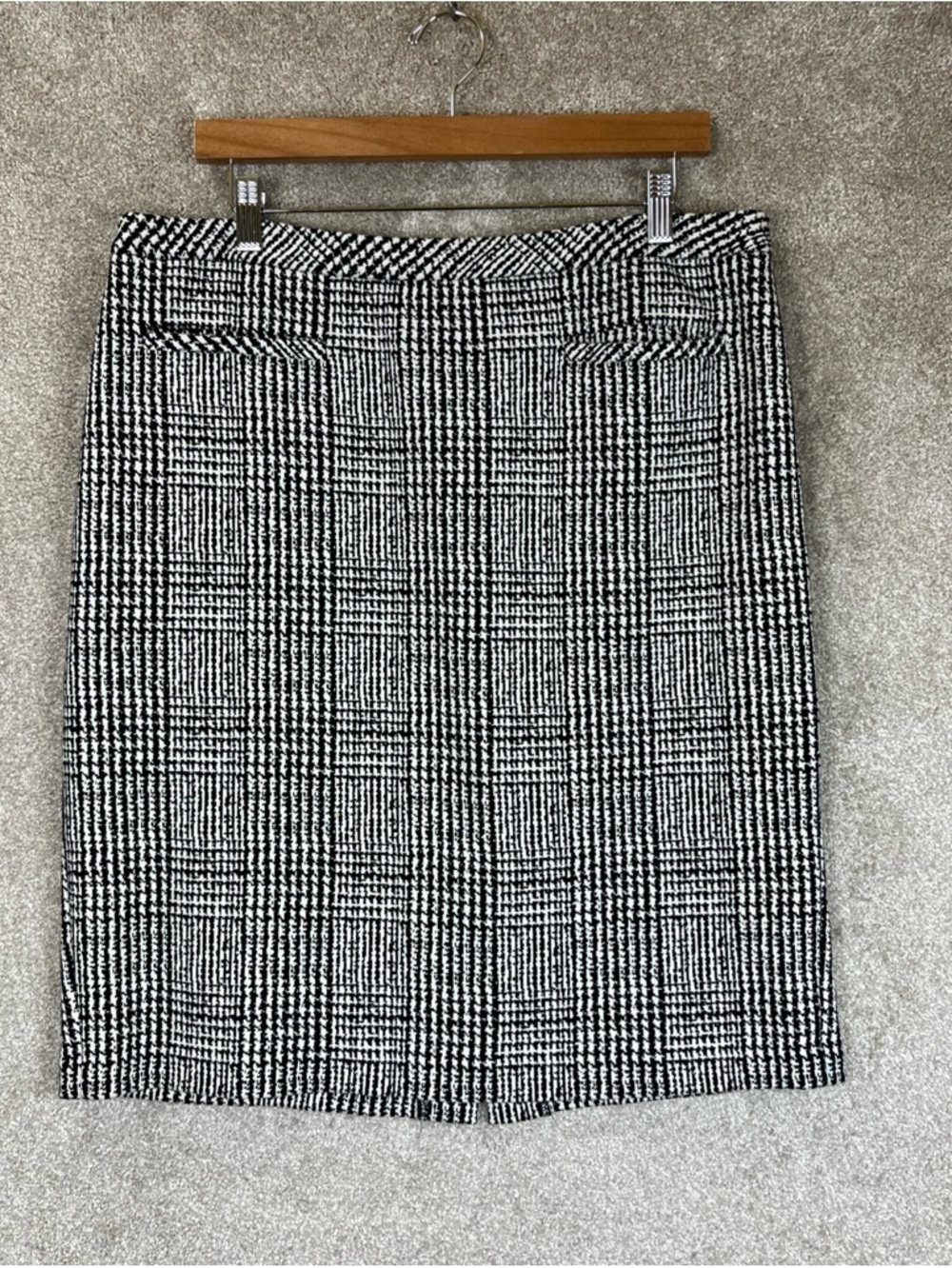 Talbots Skirt Womens 14 Black White Pencil Stretch Knee Length Back Zip- 4650